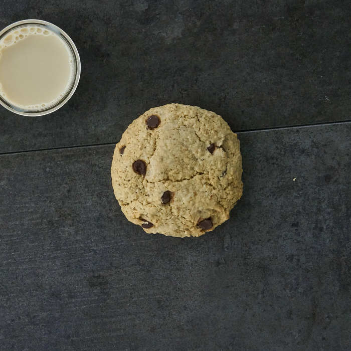AUX VIVRES CHOCOLATE AND OATMEAL COOKIE (1 UNIT)